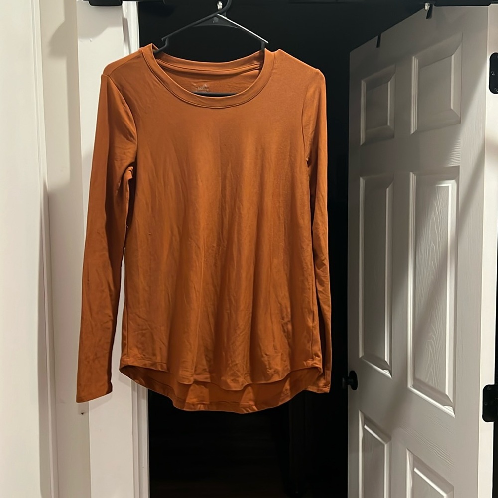 Women’s Sweet Tea’s rust top